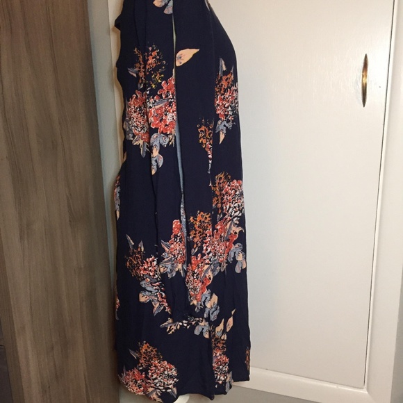Boho Navy Floral Open Back Open Sleeve - Picture 4 of 6